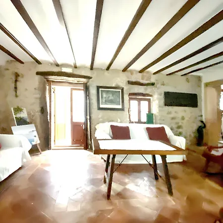 Spacious With Mountain View In *