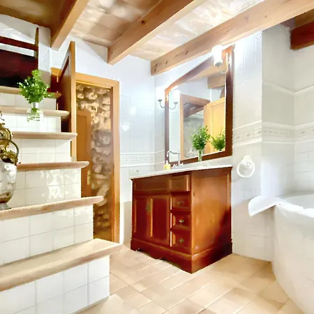 Spacious With Mountain View In Apartment